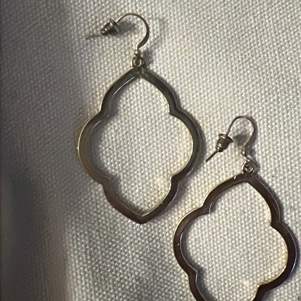 Elegant Gold-Tone Earrings - Picture 2 of 2